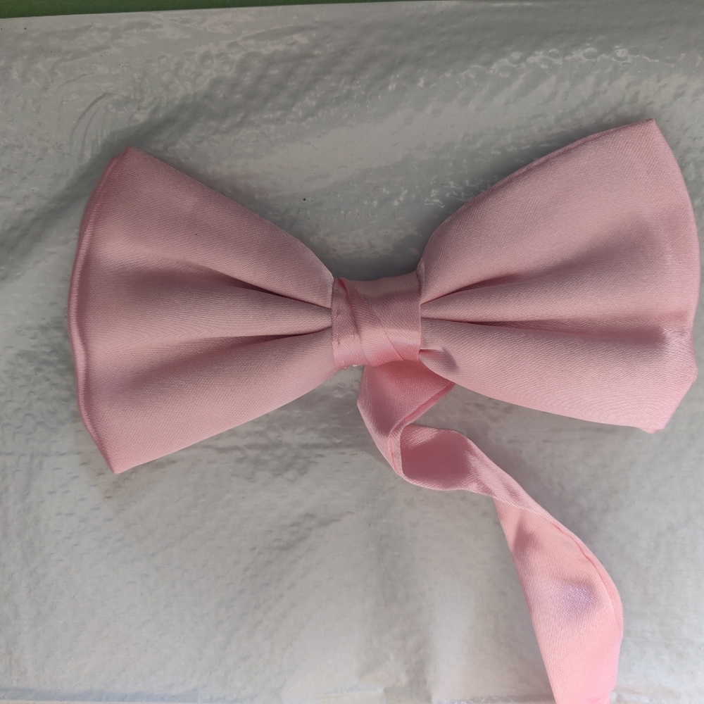 Bow tie